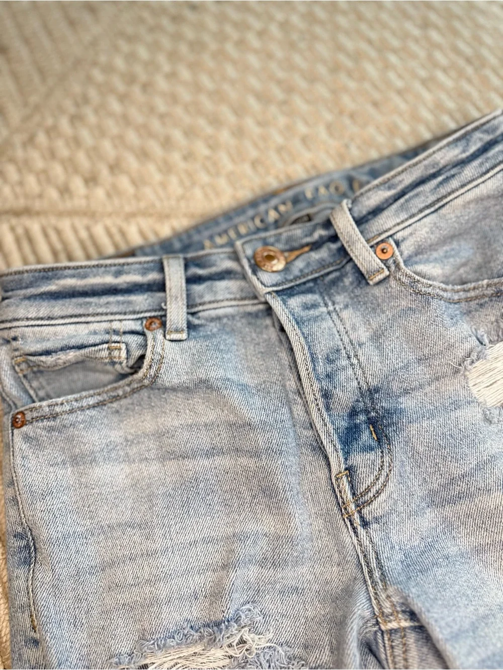 American Eagle High Rise Button Fly Distressed Jeans Light Wash Size 0